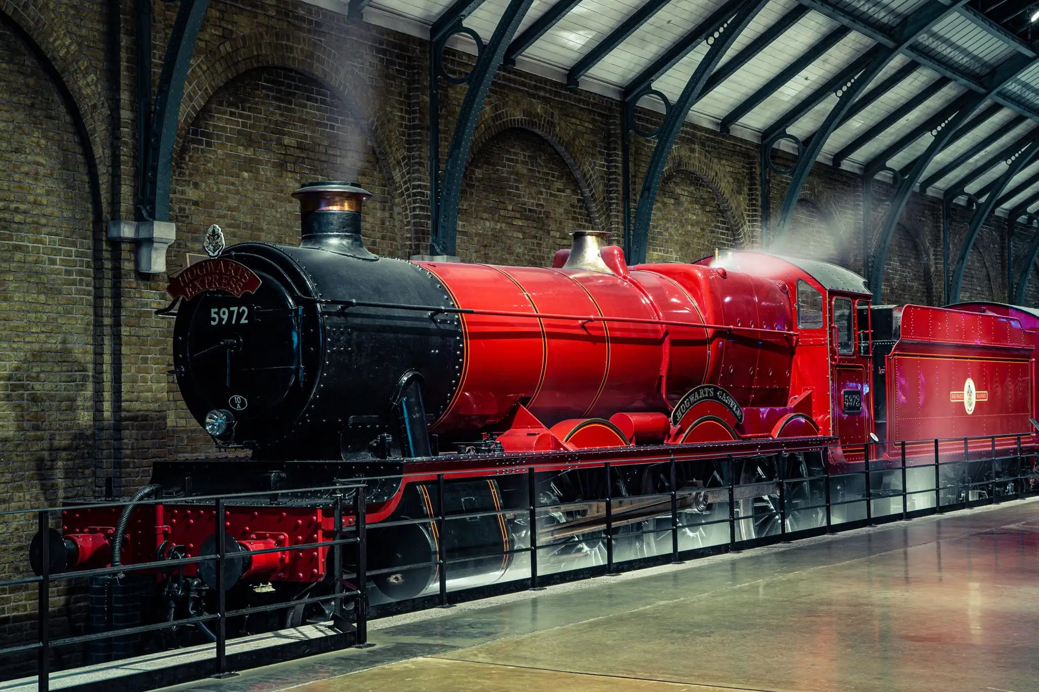 Getting Here Hero - Hogwarts Express train (5972) at Warner Bros. Studio Tour London